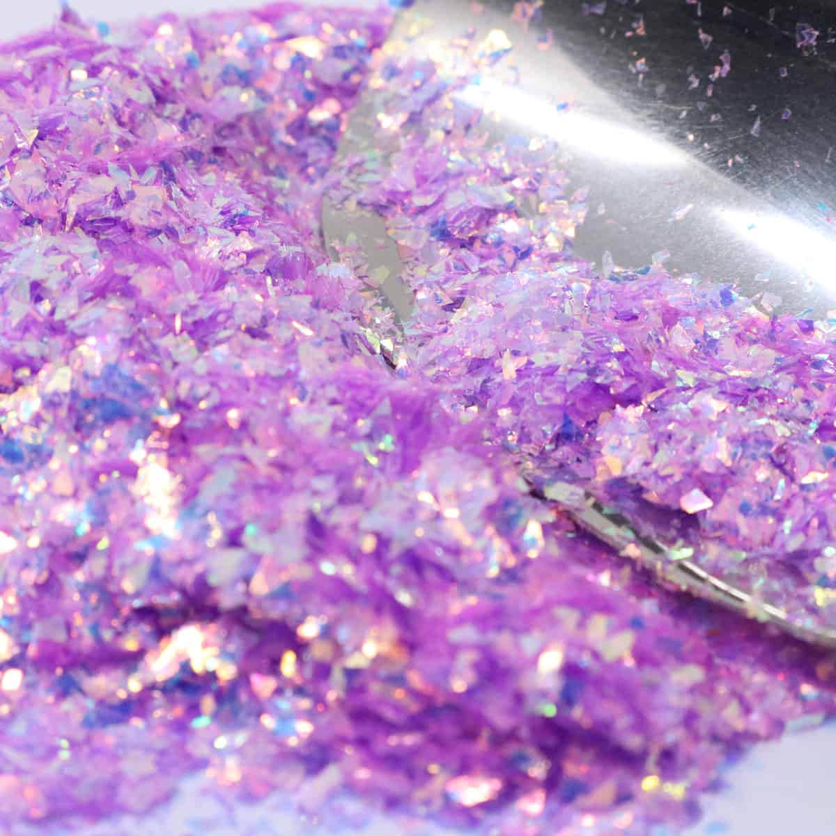 Flaky light purple glitter